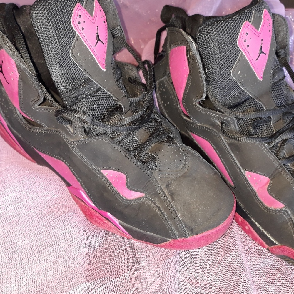 COPY - Jordan sneakers pink and black size 7.5Y. I add new pictures fot this ite